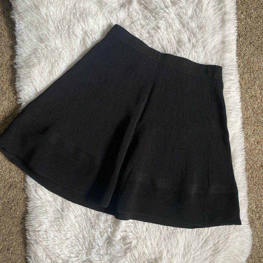 Boutique Moschino Skirt‎ Black Textured Short Mini Women’s Size 8 Viscose Rayon
